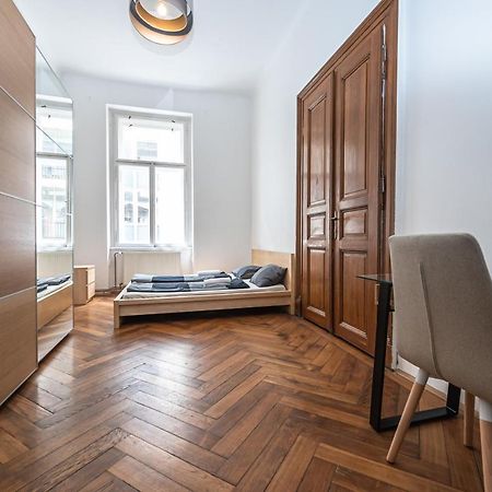 New Town Central Apartment Praag Buitenkant foto