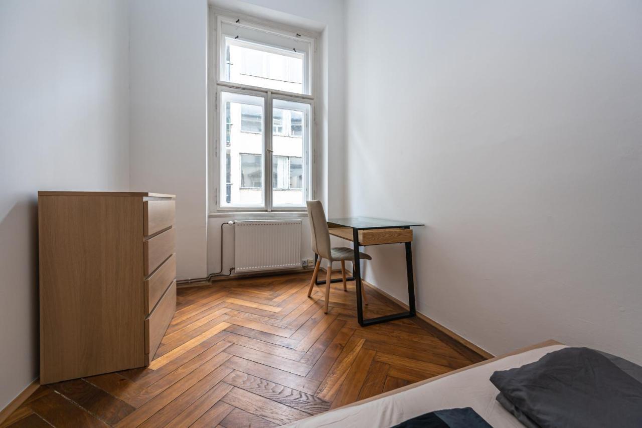 New Town Central Apartment Praag Buitenkant foto