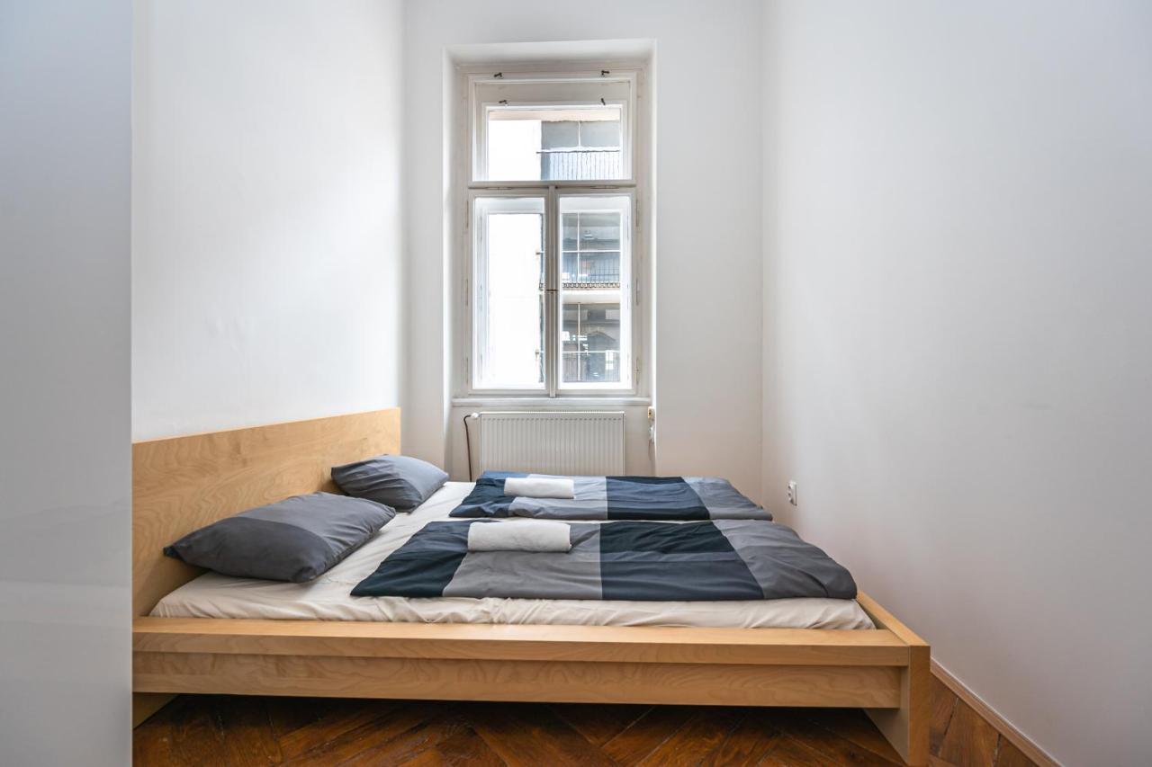 New Town Central Apartment Praag Buitenkant foto