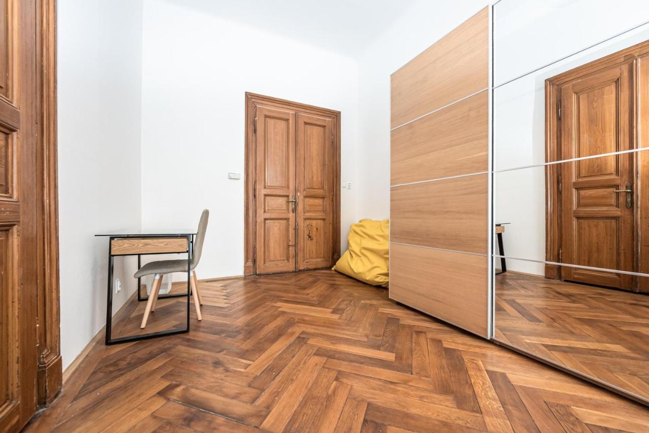 New Town Central Apartment Praag Buitenkant foto